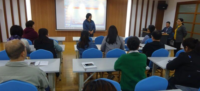 劉潭服裝學(xué)習(xí)兩會精神，跟黨走出美好明天