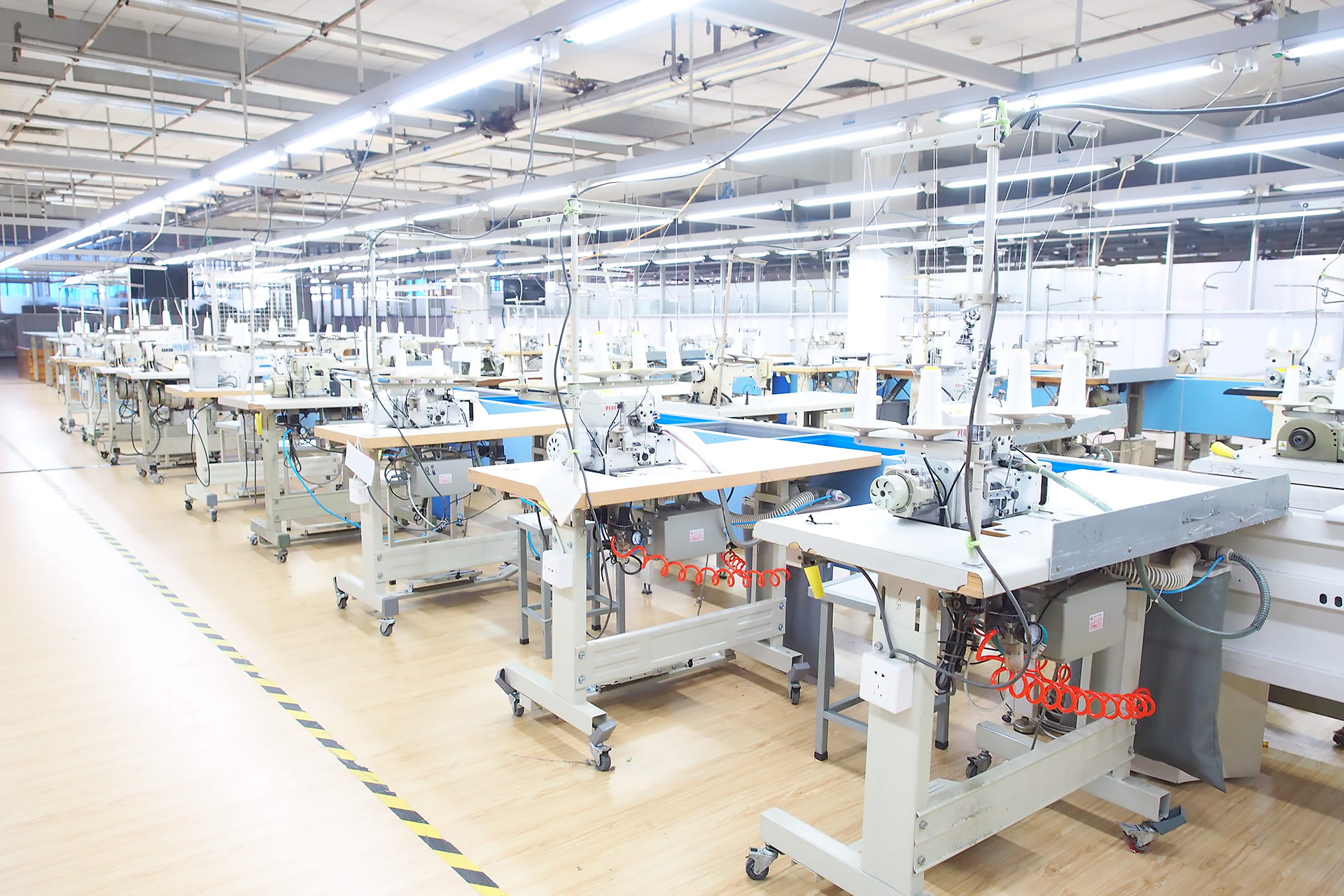 抗擊疫情，扛起責(zé)任，劉潭服裝在改變