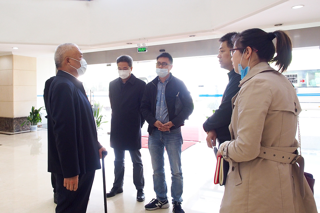 工信部牽手阿里巴巴，到劉潭服裝廠了解電商運(yùn)營情況