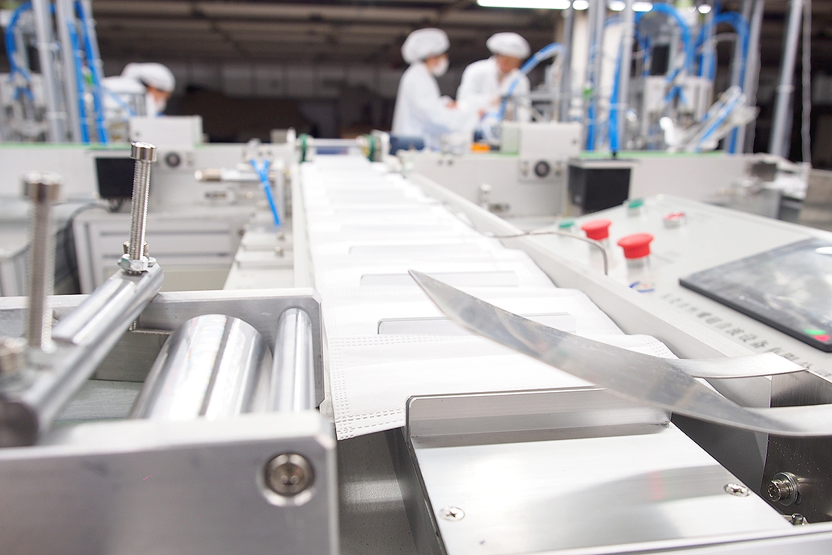 劉潭服裝全自動口罩機(jī)調(diào)試