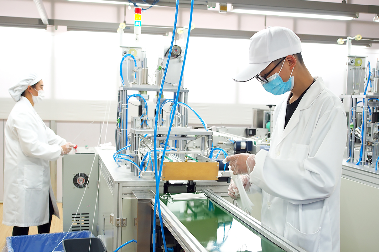 劉潭服裝全自動口罩機(jī)調(diào)試