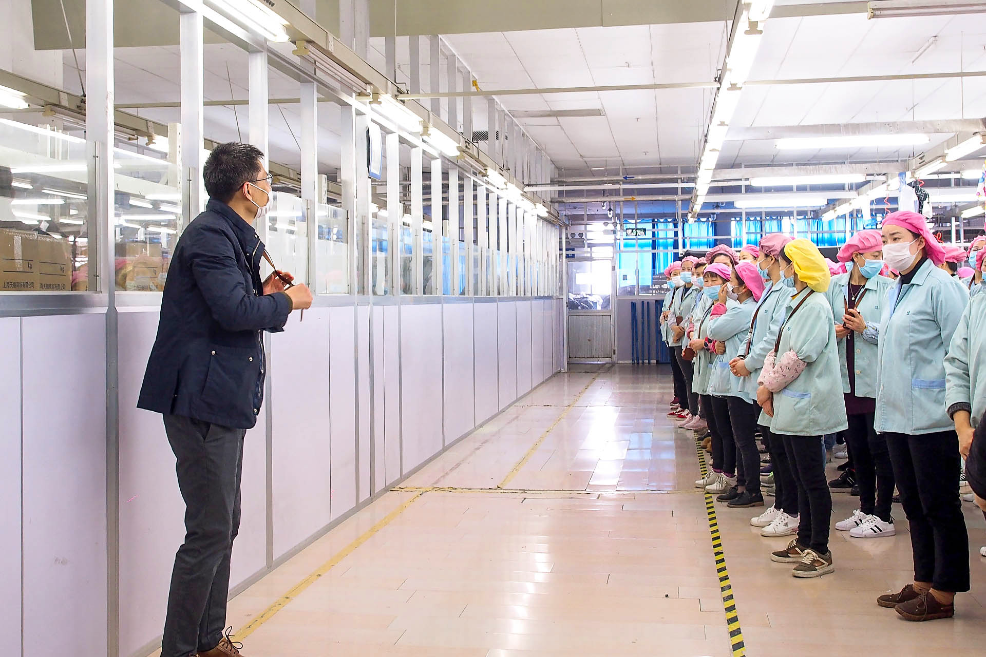 劉潭服裝晨會(huì)