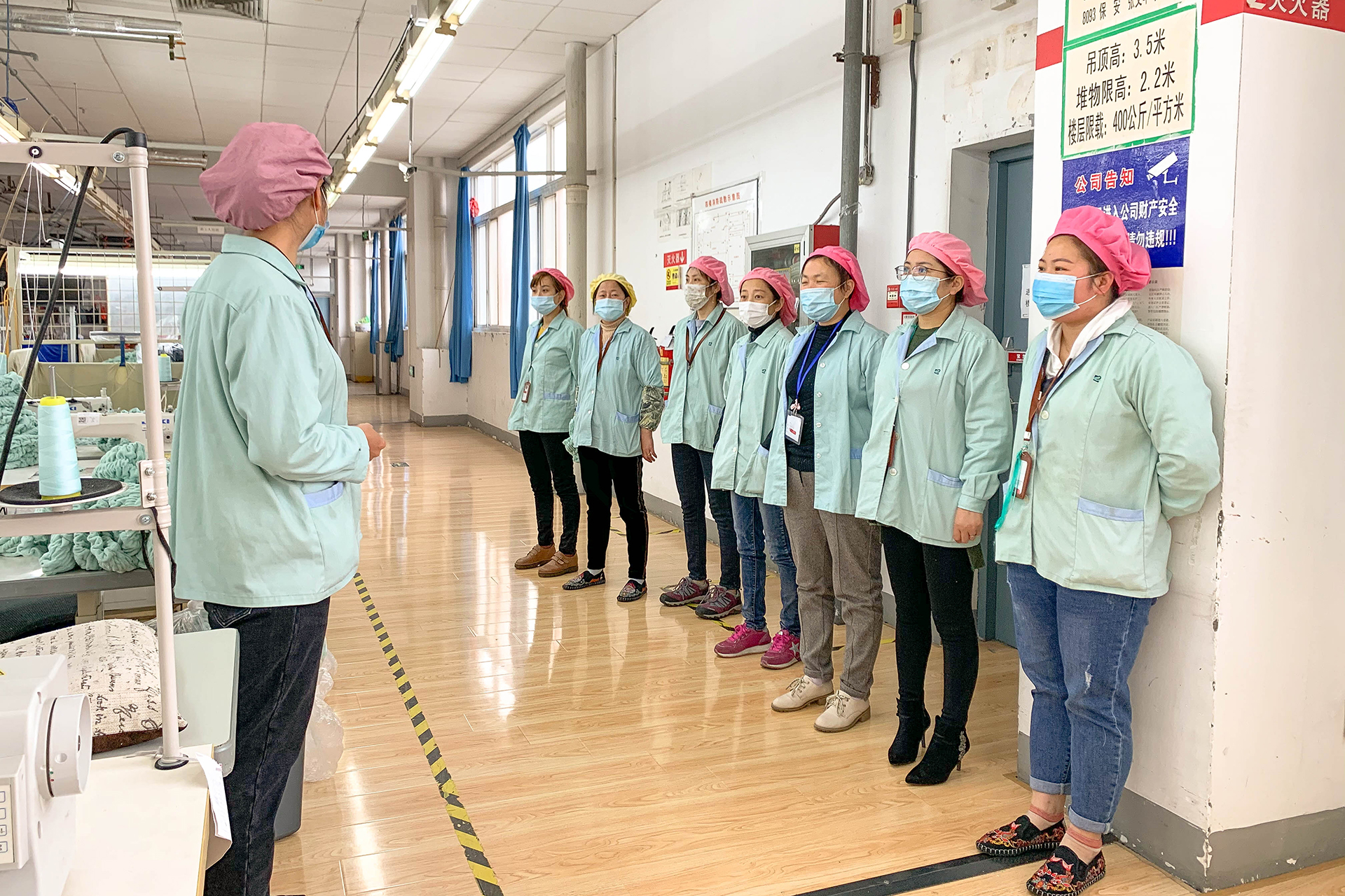 劉潭服裝晨會(huì)