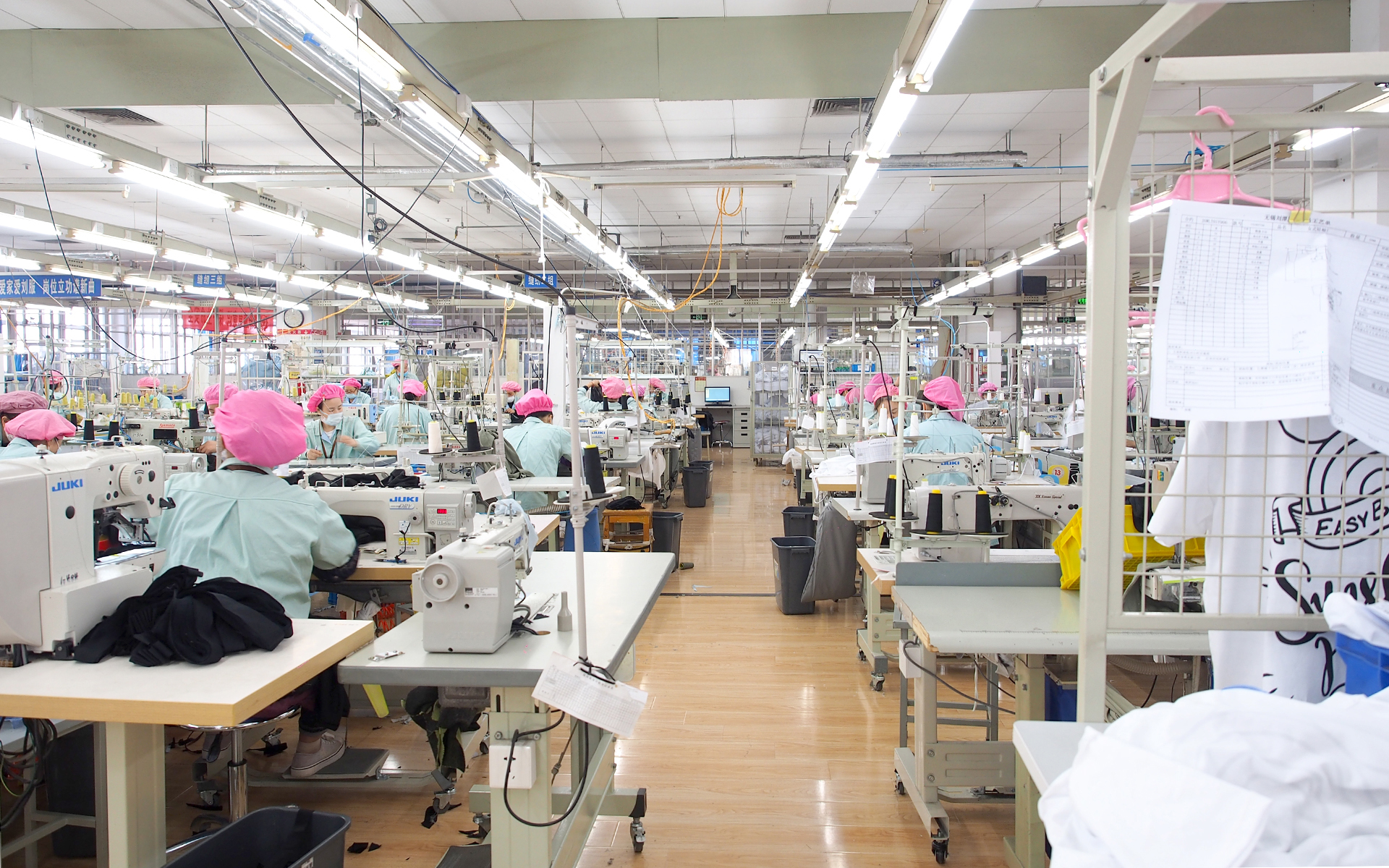 劉潭服裝復(fù)工復(fù)產(chǎn)