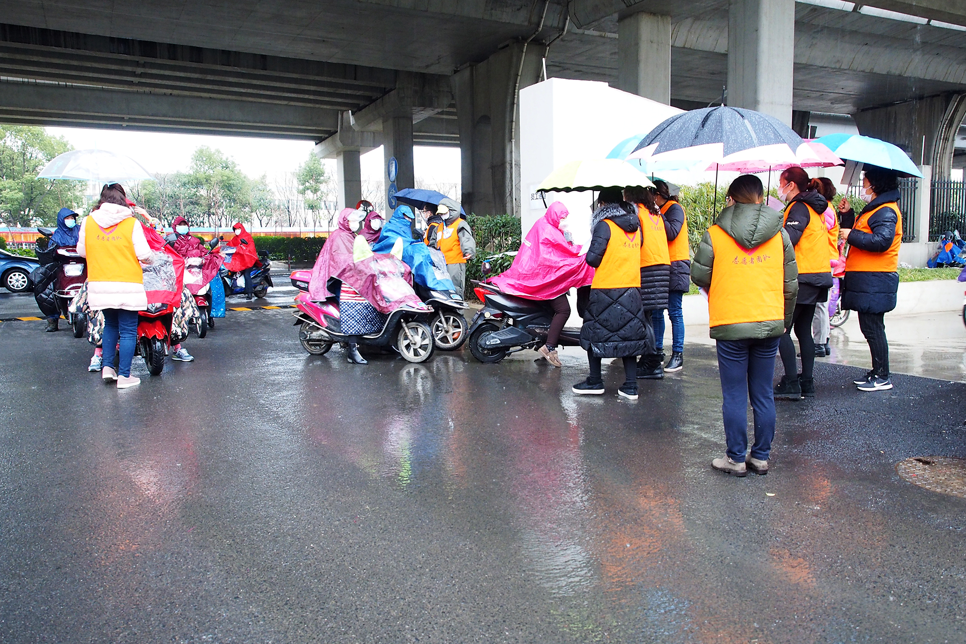 劉潭服裝志愿者