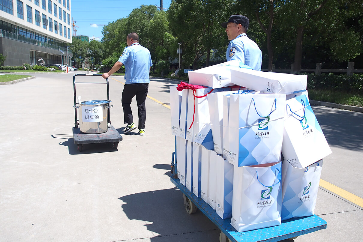 劉潭服裝夏季送清涼