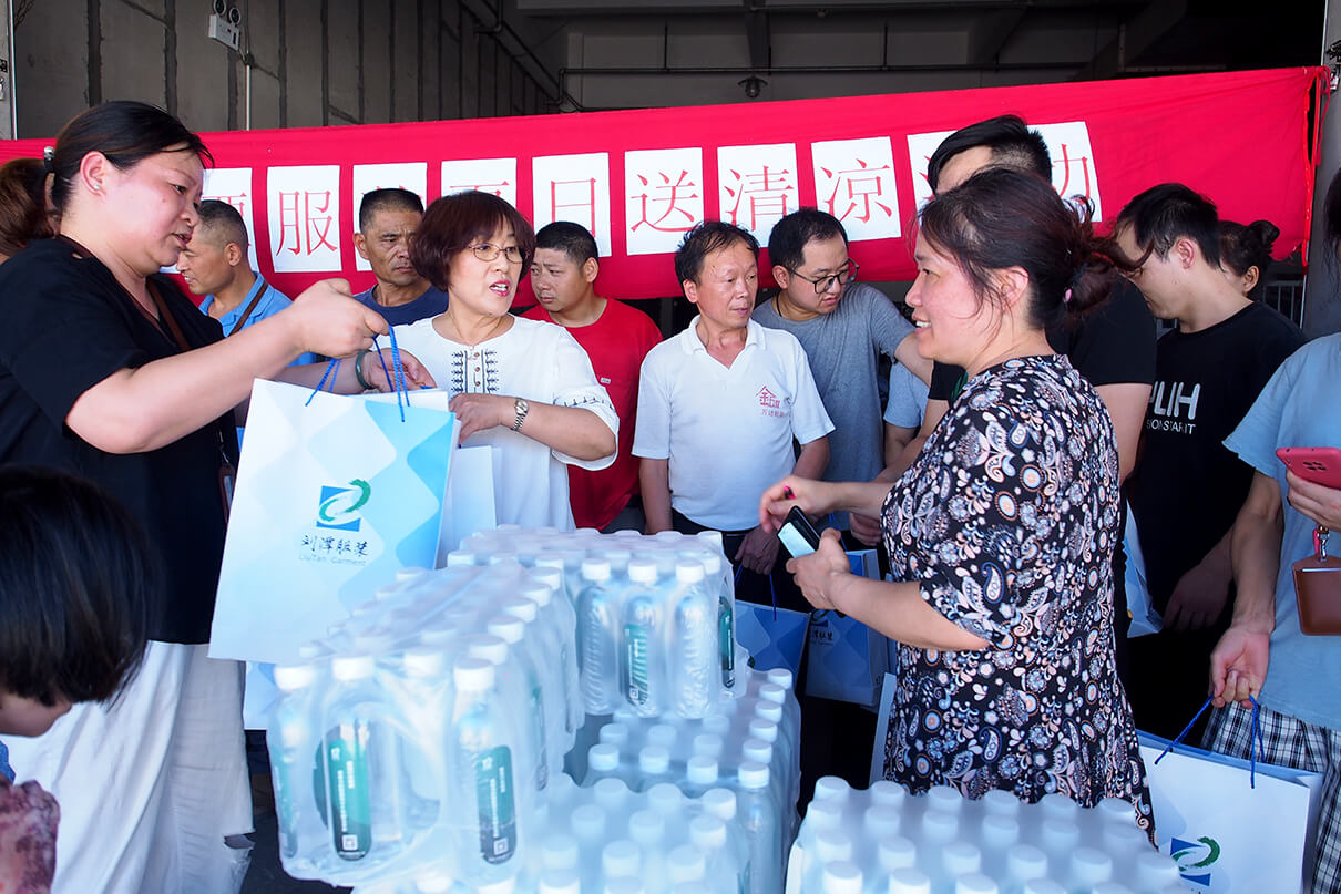 劉潭服裝夏季送清涼