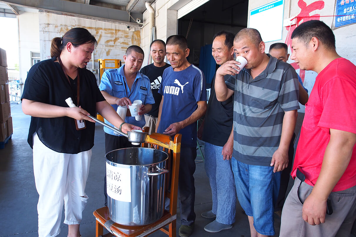 劉潭服裝夏季送清涼