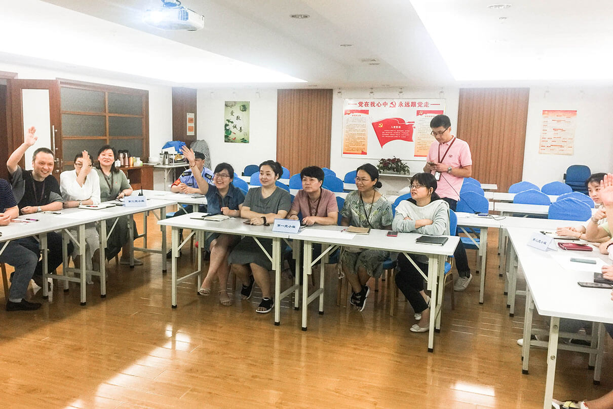 劉潭服裝黨員活動(dòng)