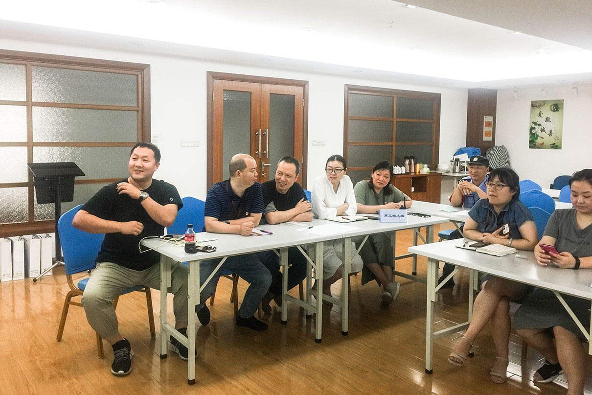 劉潭服裝黨員活動(dòng)