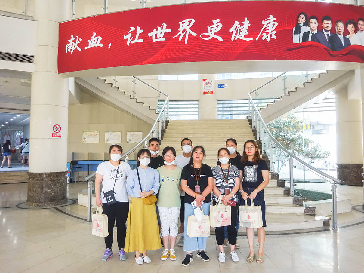 劉潭服裝獻血