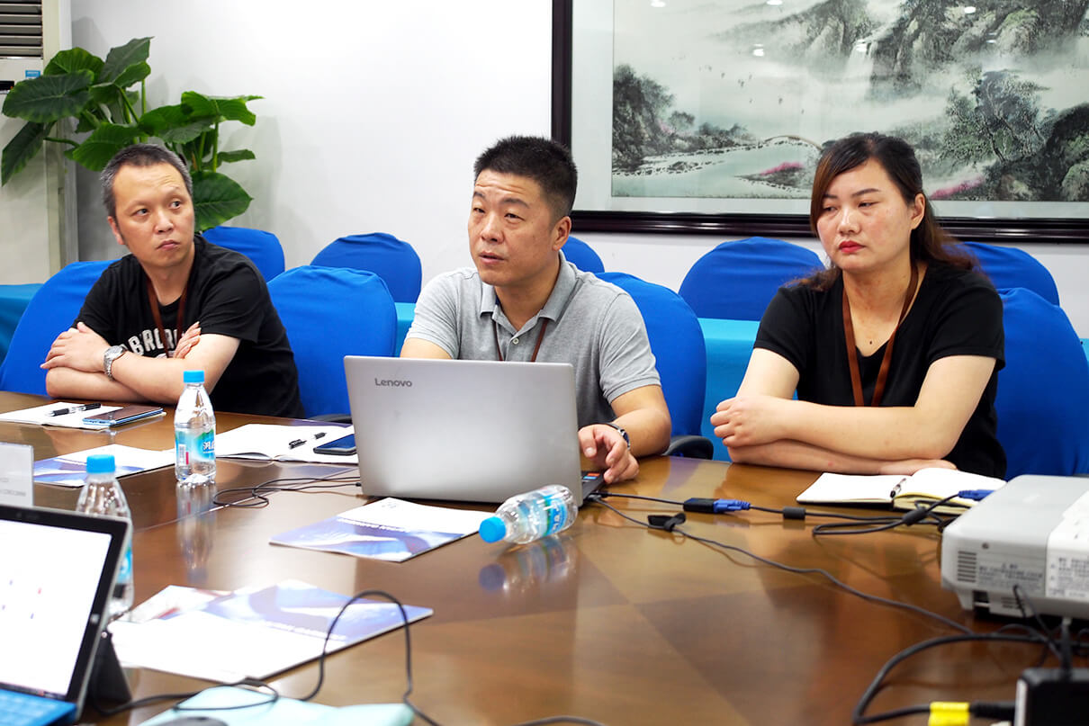 劉潭服裝兩化融合