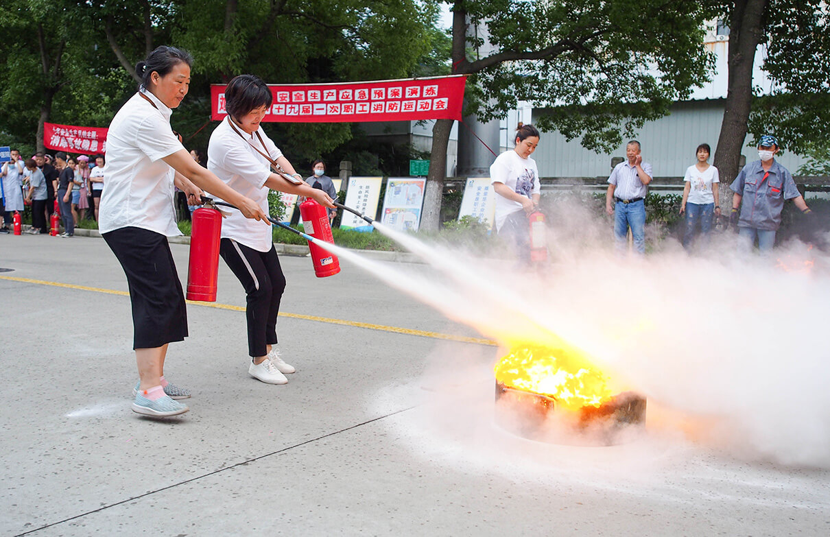 劉潭服裝消防運動會