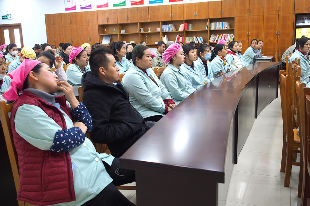 劉潭服裝產(chǎn)改工作