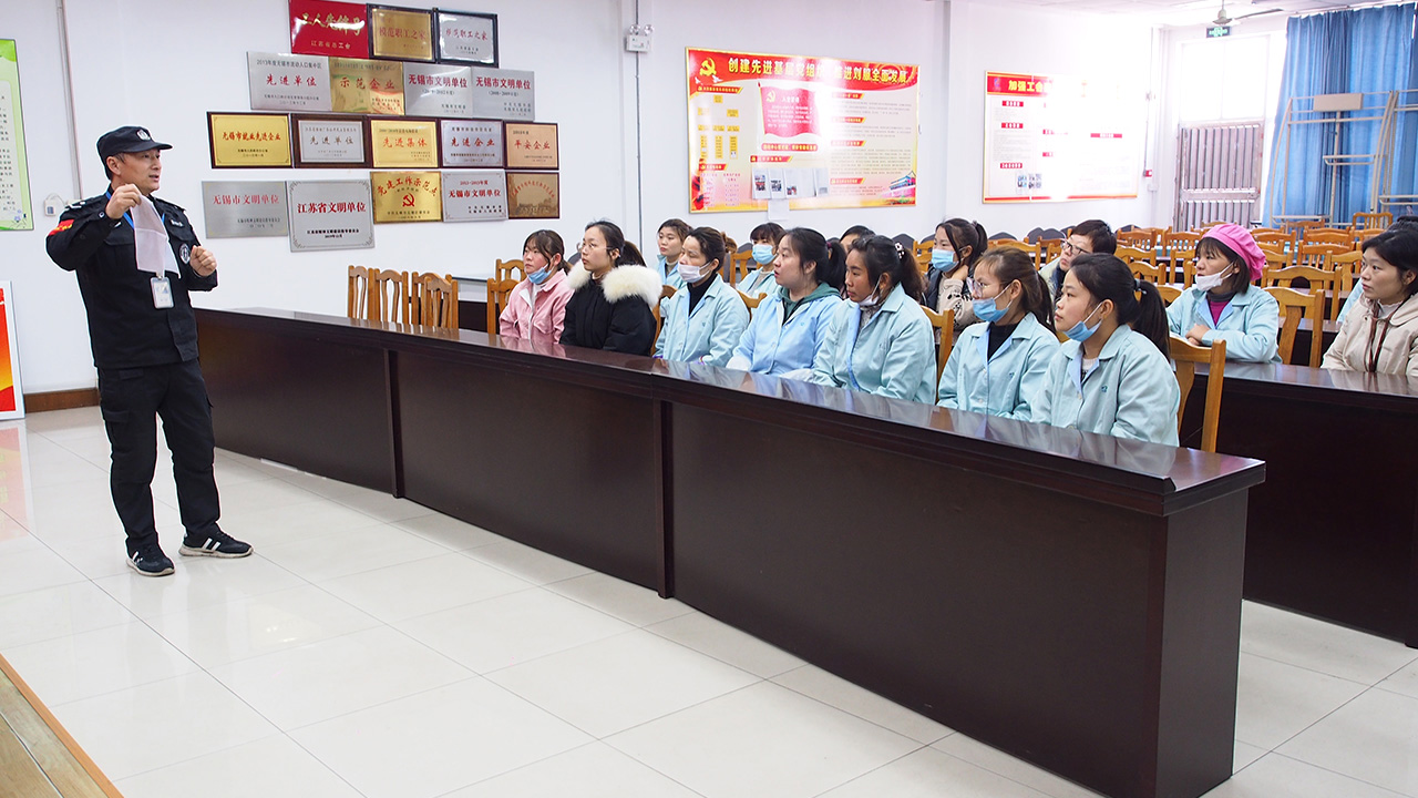 劉潭服裝廠節(jié)后扎實(shí)開(kāi)展首批新員工培訓(xùn)工作