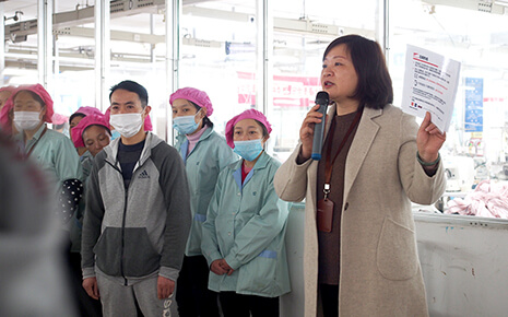 劉潭服裝廠開展防恐反恐、社會責(zé)任內(nèi)容培訓(xùn)