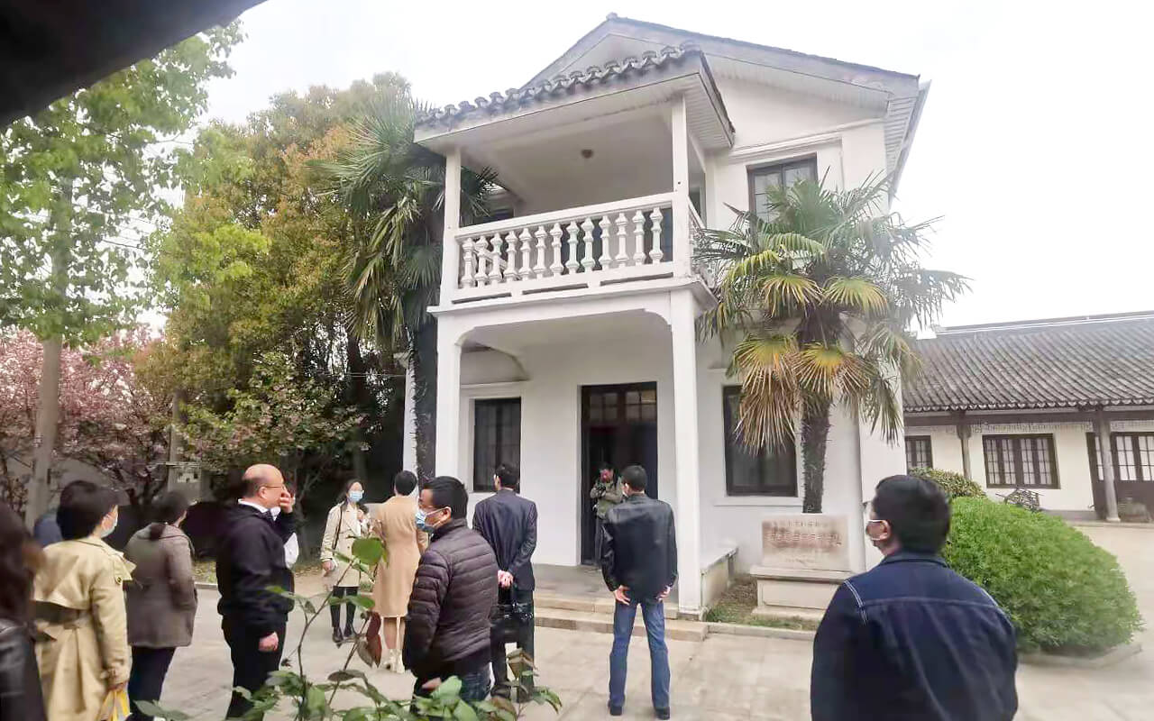 劉潭服裝廠黨員參觀新四軍六師部舊址紀(jì)念館 