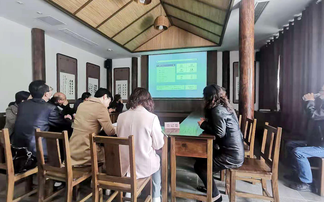 劉潭服裝廠黨員參觀新四軍六師部舊址紀(jì)念館 