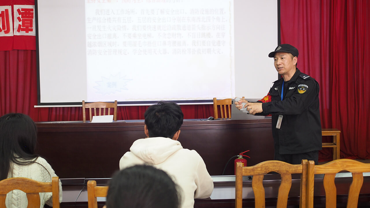 劉潭服裝新職工培訓(xùn)