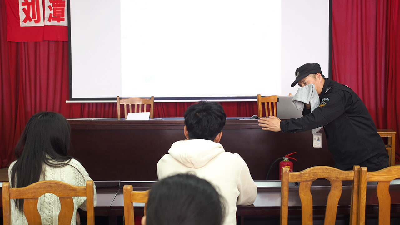 4 劉潭服裝新職工培訓(xùn)