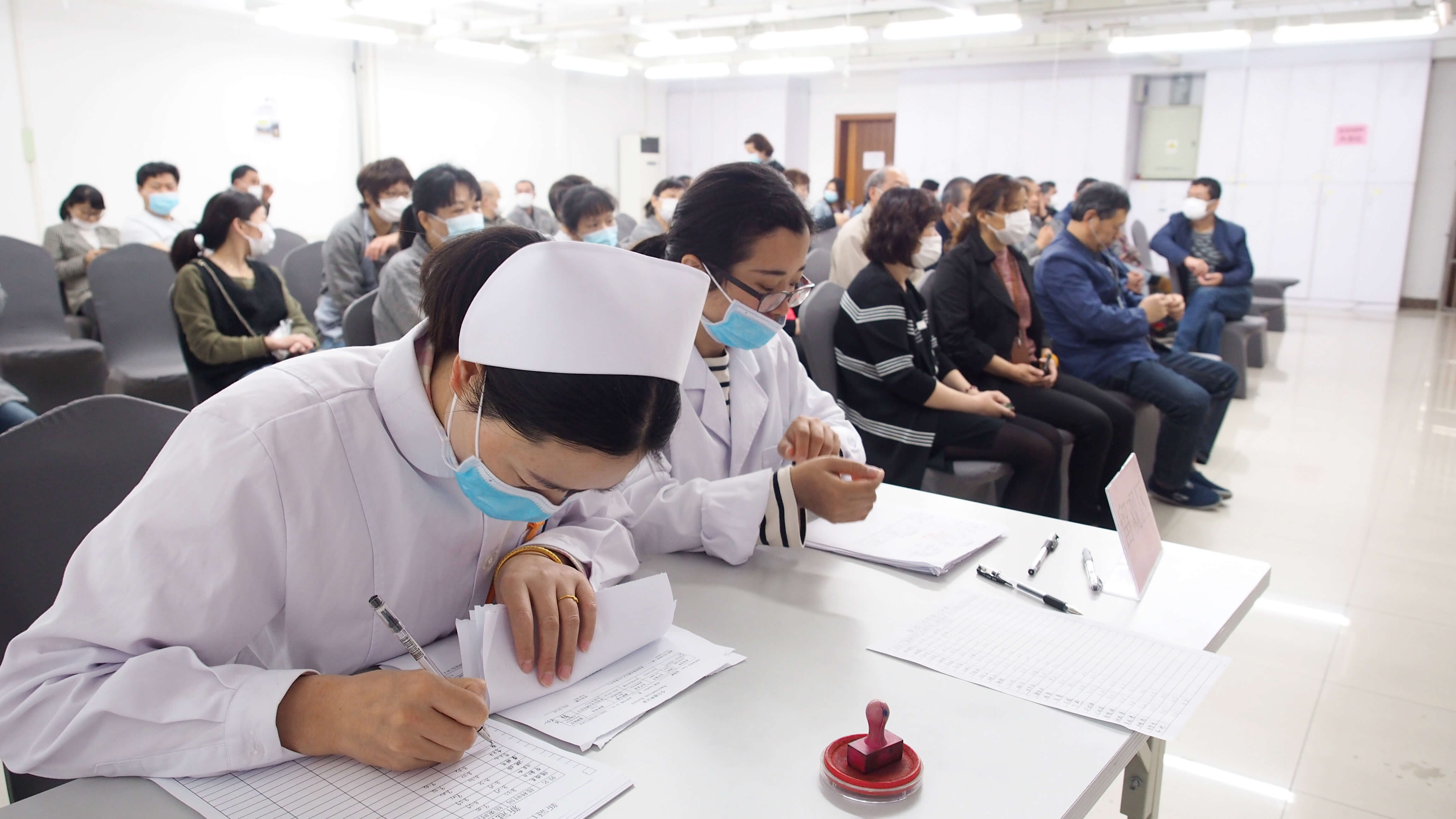 劉潭服裝廠接種新冠疫苗