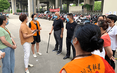 劉潭服裝廠：為了你我的共同健康，請出示行程碼