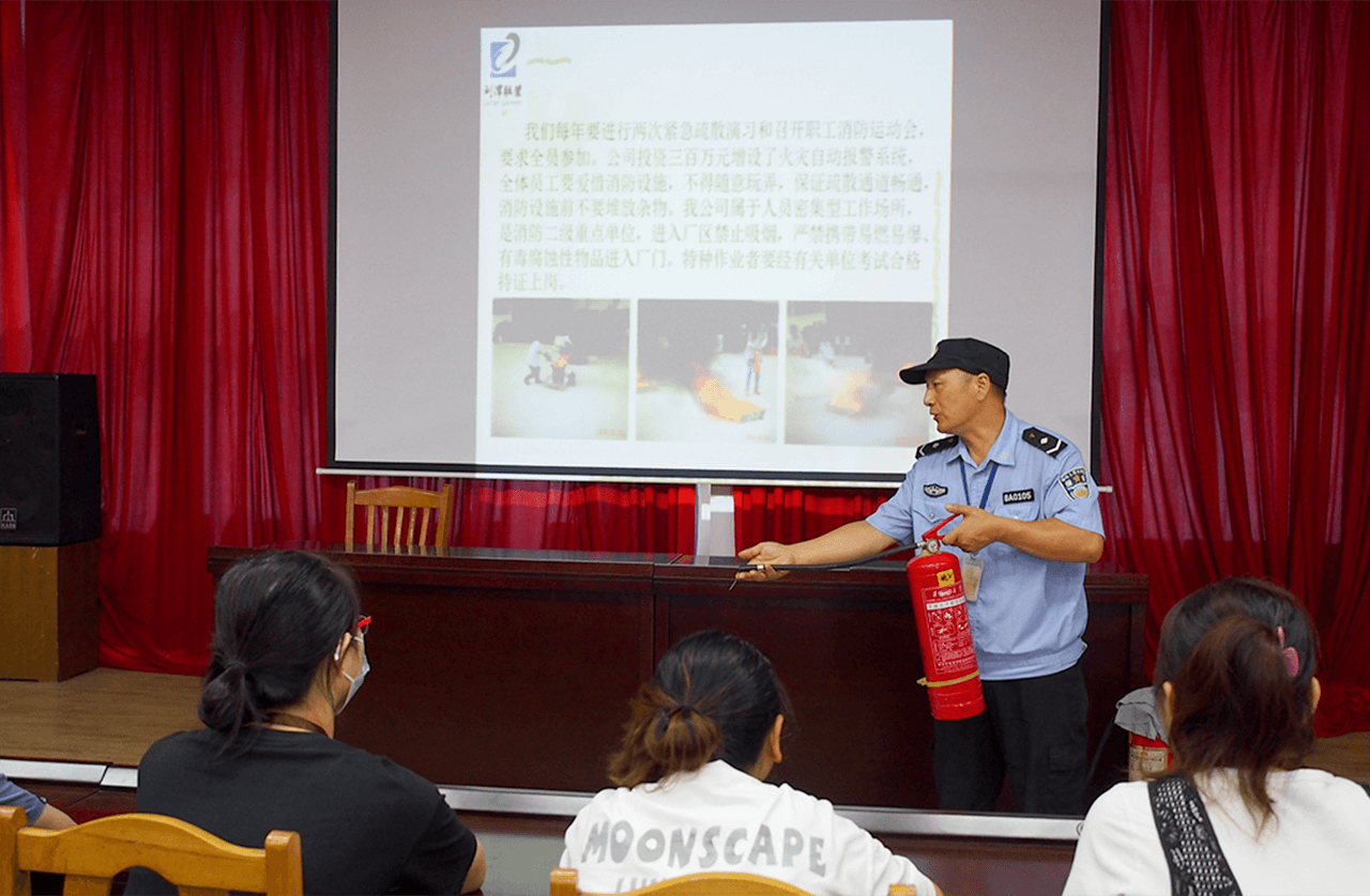 劉潭服裝廠召開新員工安全培訓