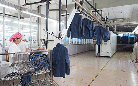 劉潭服裝廠智能化,一人一天能燙上千件居家服嗎？