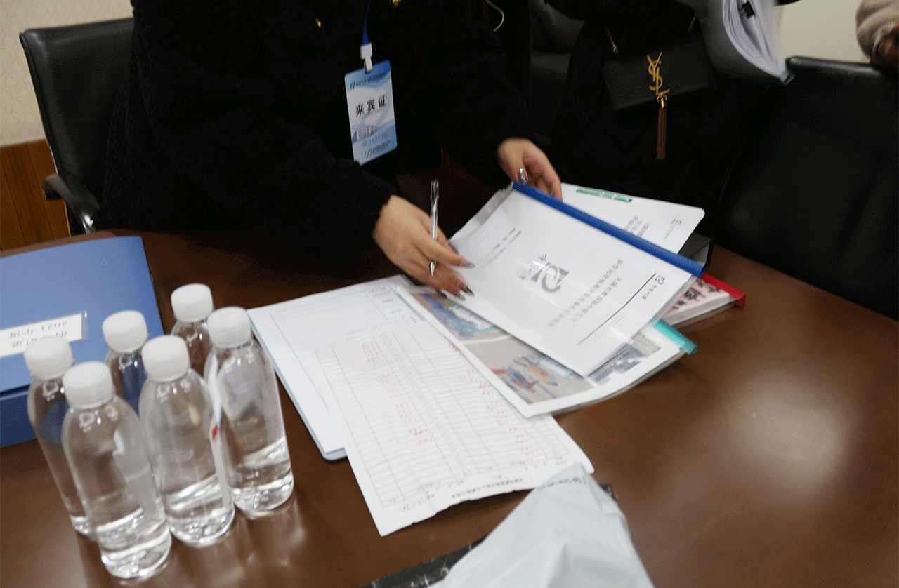 劉潭服裝筑牢嚴(yán)密防線