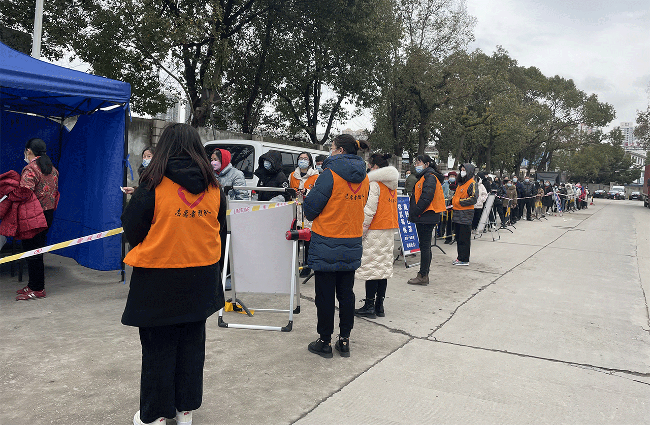 劉潭服裝廠全員核酸檢測有序完成