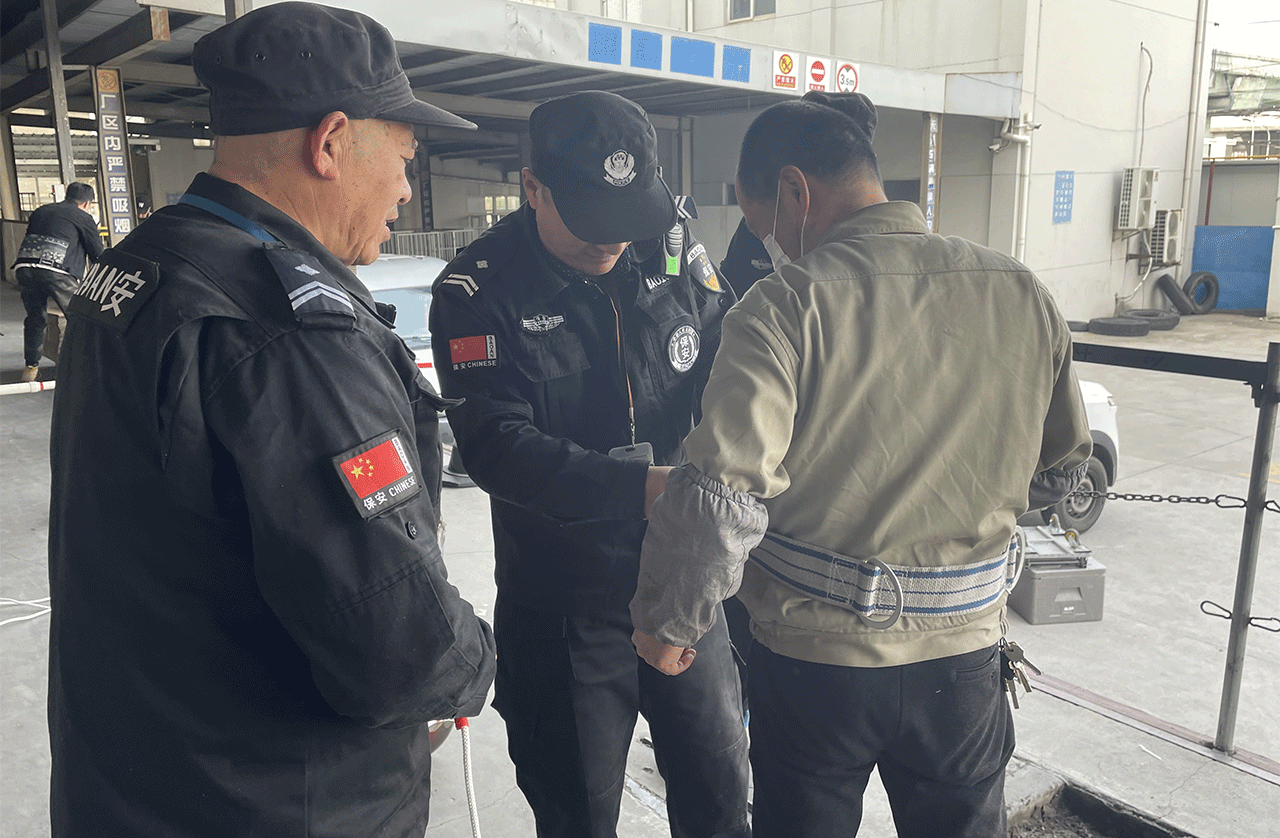 劉潭服裝廠開(kāi)展有限空間應(yīng)急演練