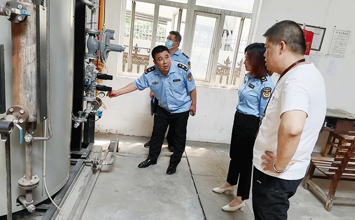 街道應(yīng)急辦到訪劉潭服裝開展燃?xì)獍踩珜ｍ?xiàng)檢查活動(dòng)