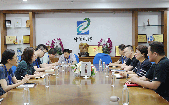 市領(lǐng)導(dǎo)蒞臨劉潭服裝廠調(diào)研指導(dǎo)