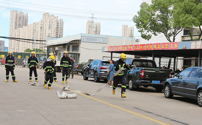 劉潭服裝廠開展微型消防站業(yè)務(wù)技能培訓(xùn)工作