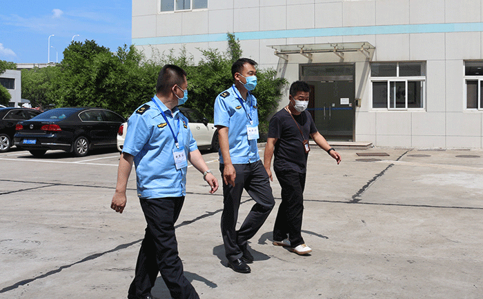 應(yīng)急局蒞臨劉潭服裝