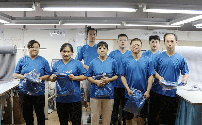 致敬高溫下的堅守——劉潭服裝開展夏日慰問活動