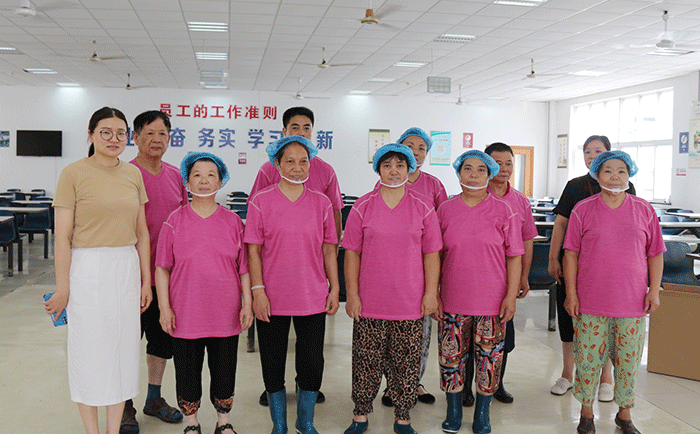 劉潭服裝開展夏日慰問活動