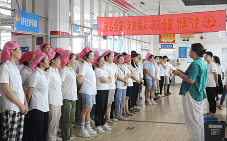 劉潭服裝為員工講解門鈴碼的注意事項