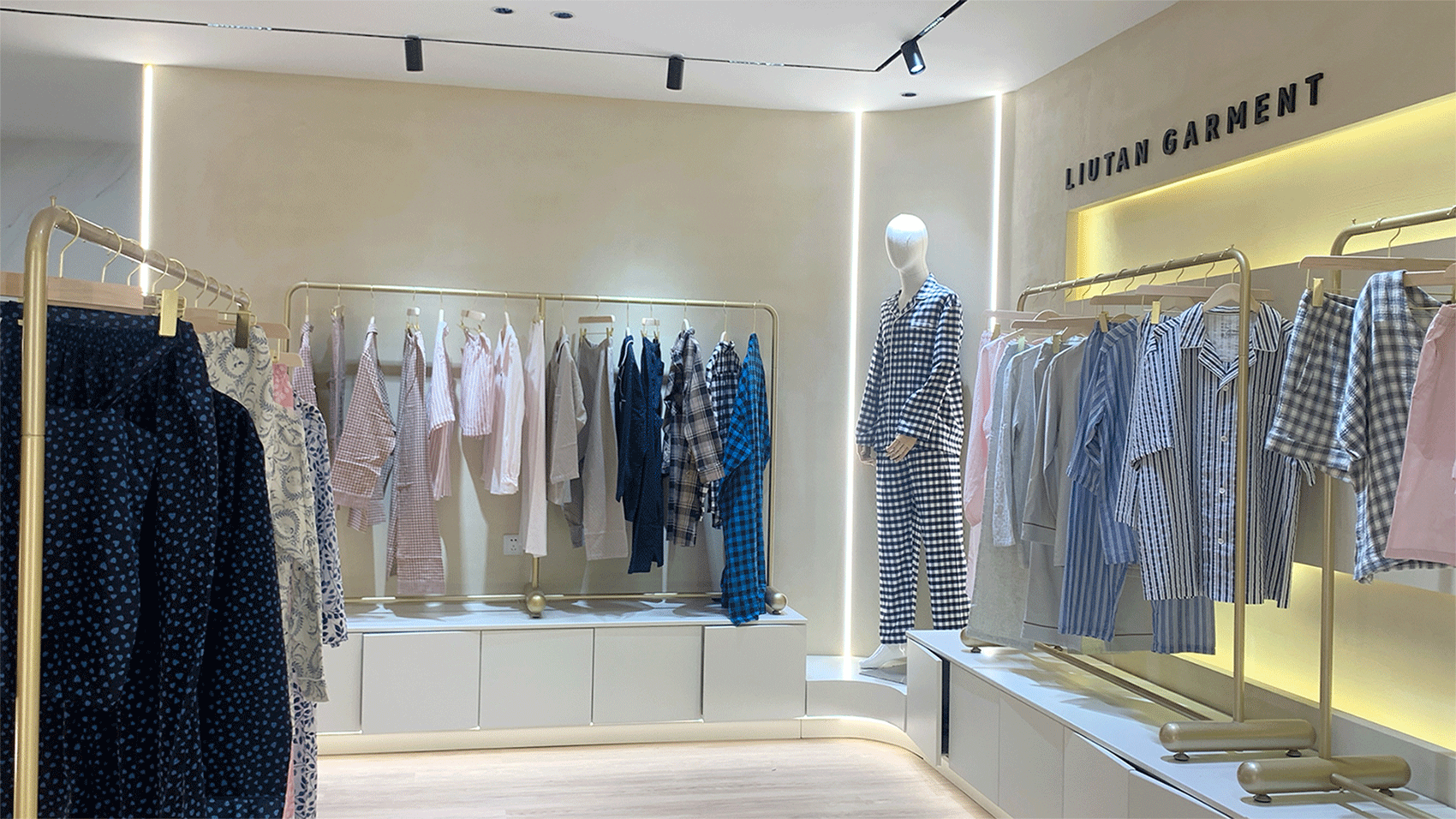 劉潭服裝3D展廳拍攝