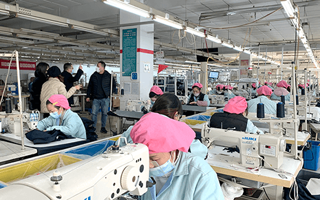 熱烈歡迎江蘇銀行領導帶隊走訪劉潭服裝 熱烈歡迎江蘇銀行領導帶隊走訪劉潭服裝