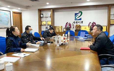 區(qū)應急管理局聯(lián)合梁溪消防對劉潭服裝進行安全檢查