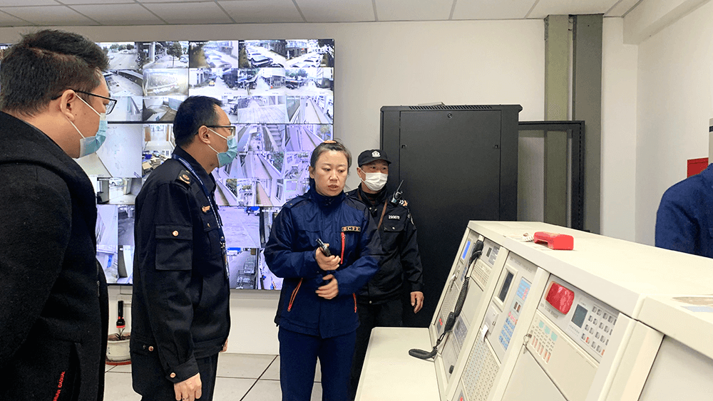 區(qū)應(yīng)急管理局聯(lián)合梁溪消防對劉潭服裝進(jìn)行安全檢查