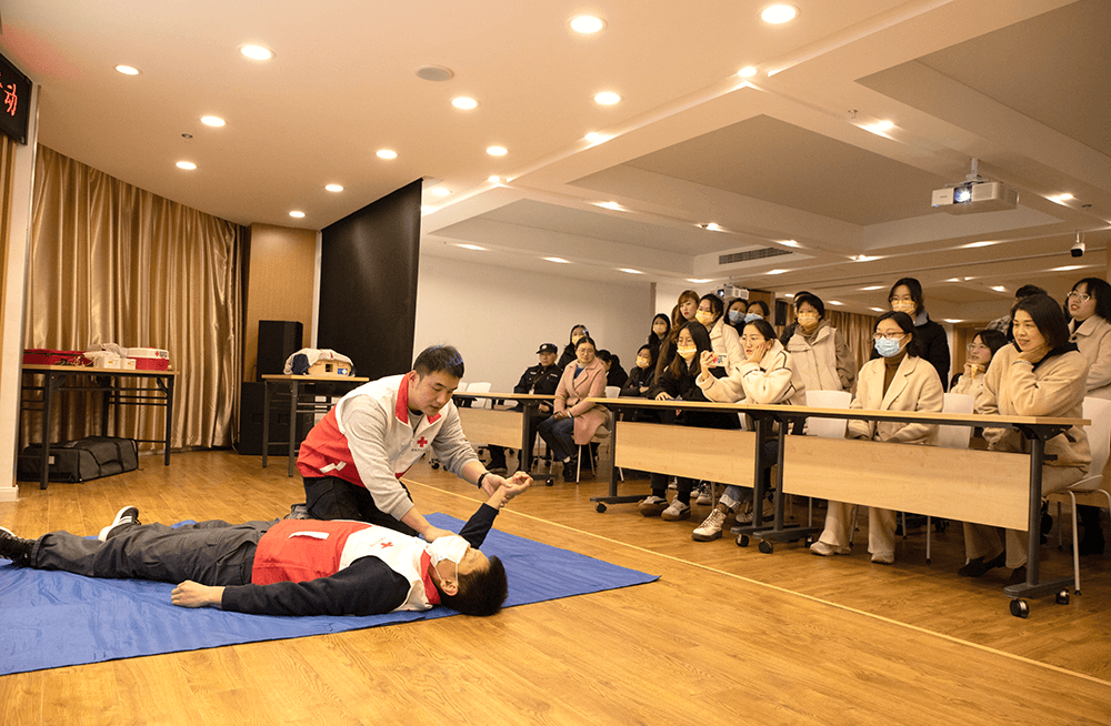 劉潭服裝參加紅十字應急救護培訓基地專項行動