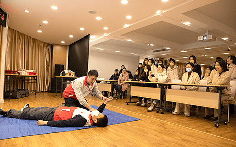 學雷鋒,劉潭服裝參加紅十字應急救護培訓基地專項行動