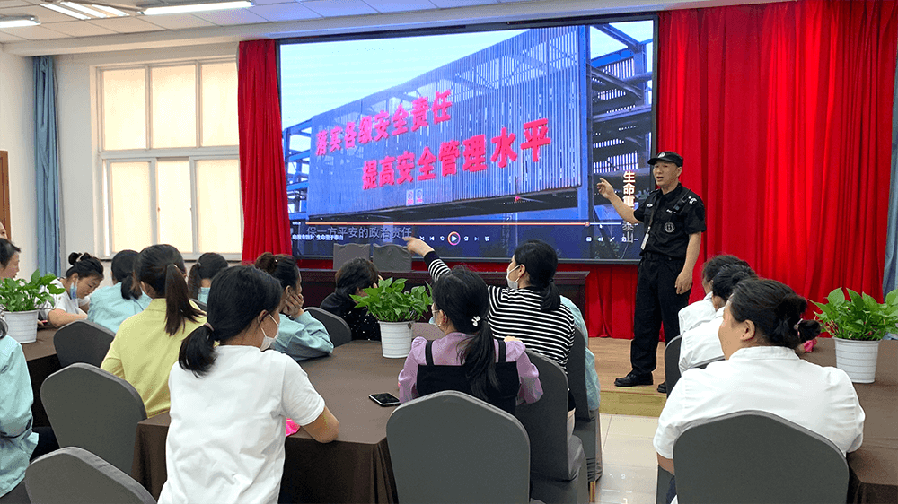 劉潭服裝加強(qiáng)安全生產(chǎn)意識提升現(xiàn)場管理水平