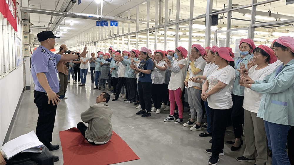 劉潭服裝學(xué)習(xí)應(yīng)急救護(hù)技能