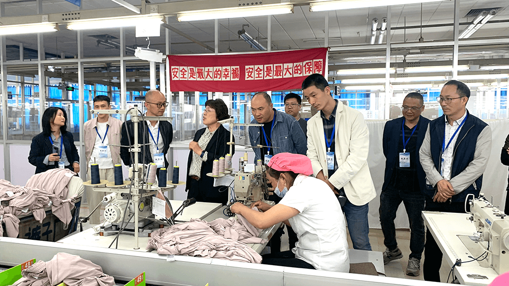 劉潭服裝聯(lián)合互動共進促發(fā)展