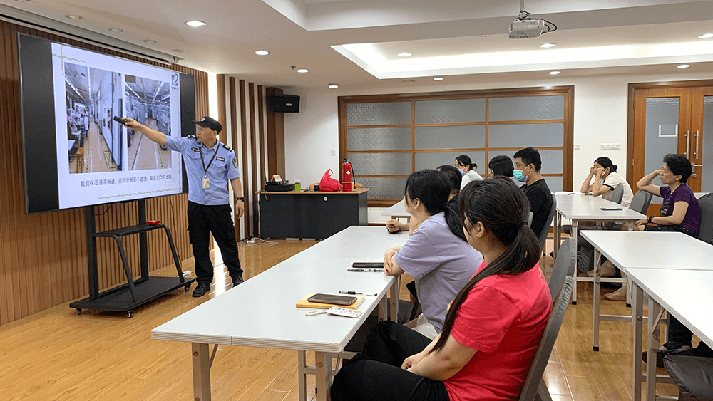 劉潭服裝新入職員工崗前培訓(xùn)