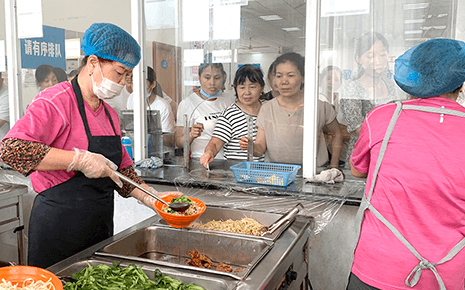 劉潭服裝：來碗“生日面”，共抒愛黨情！
