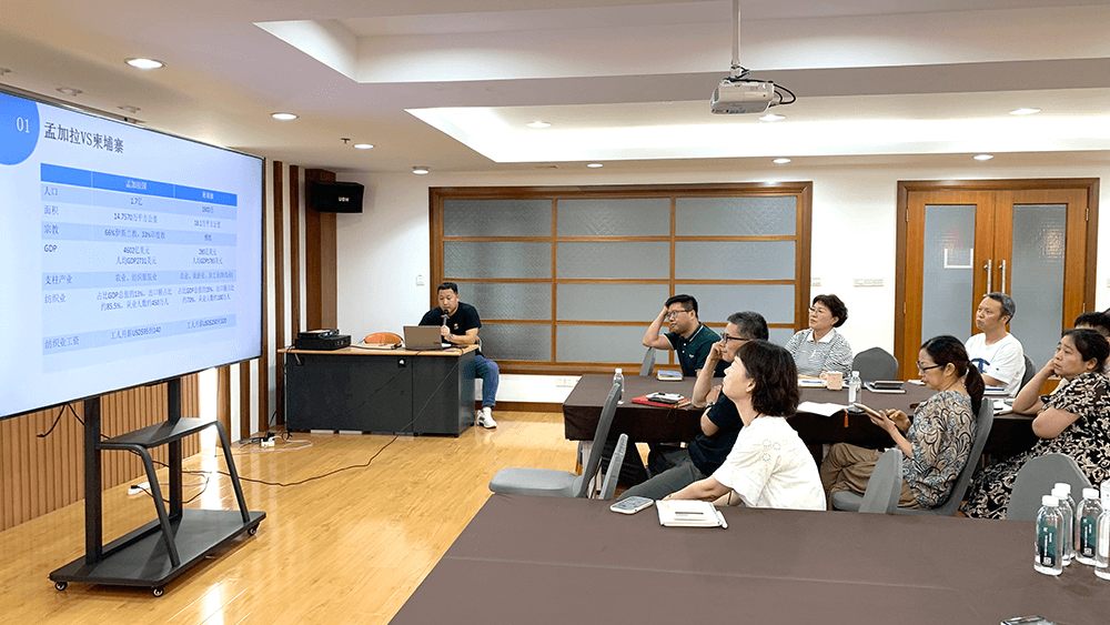 劉潭服裝開展高層管理總裁技能培訓(xùn)